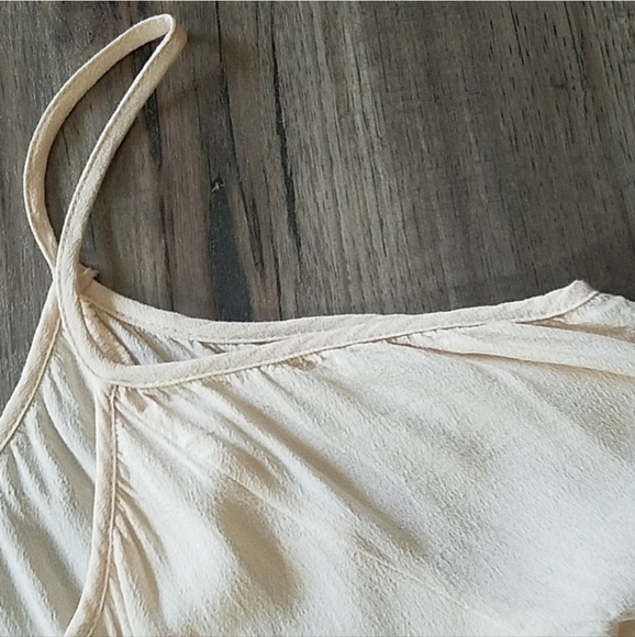 ❗SOLD❗ASTR THE LABEL Split Neck Cold Shoulder Blouse Sz Medium - Picture 5 of 8